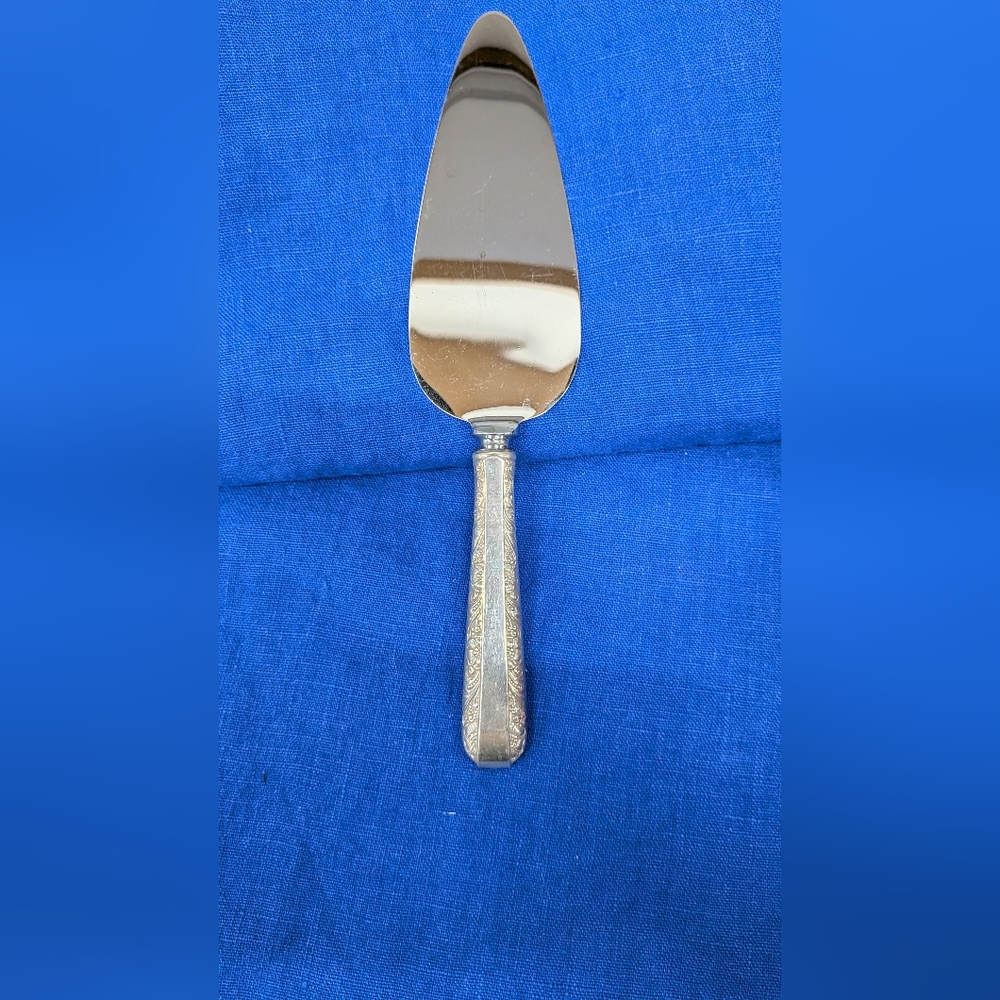 Towle "Candlelight" Pattern Cake Server. Handle Sterling Silver.